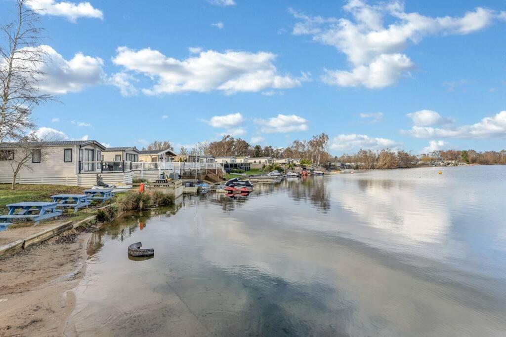 Tattershall Lakes: Sally'S Superior Stay Extérieur photo